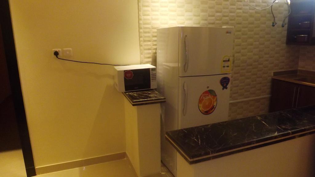 Baron Palace - Almasif Hotel Apartments リヤード 部屋 写真