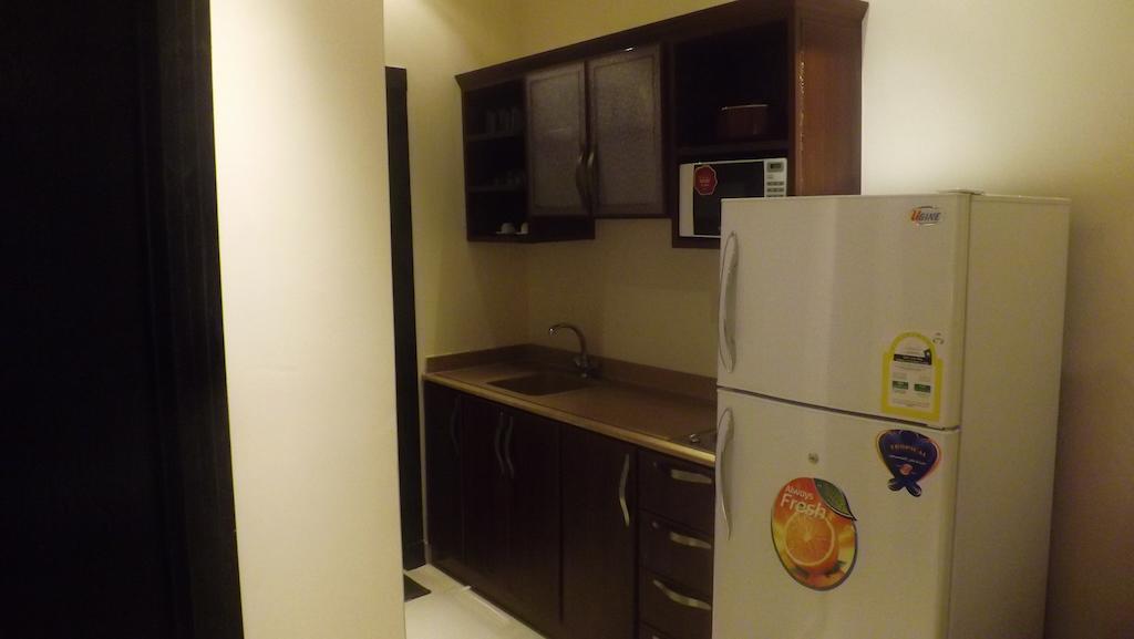 Baron Palace - Almasif Hotel Apartments リヤード 部屋 写真