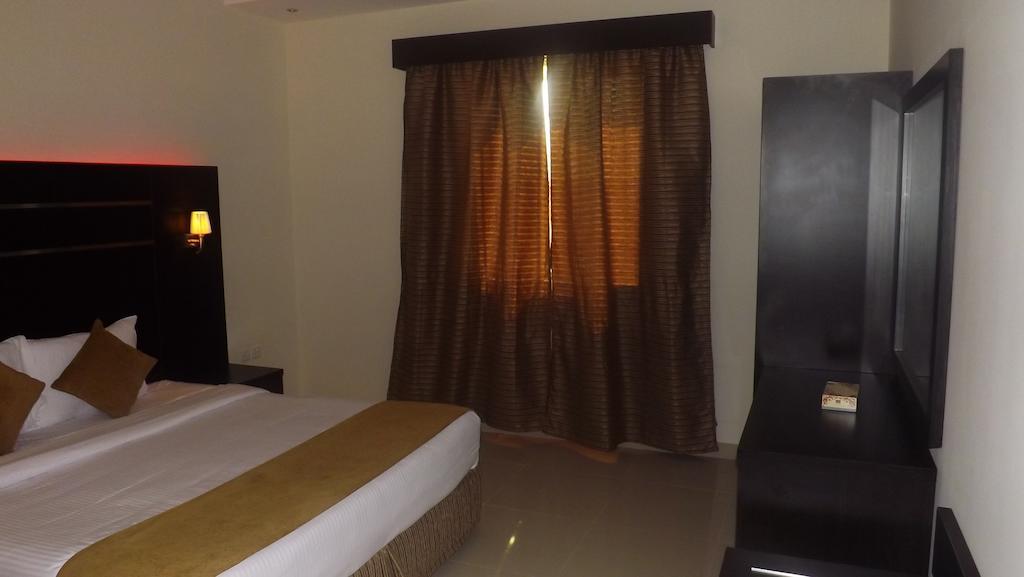 Baron Palace - Almasif Hotel Apartments リヤード エクステリア 写真