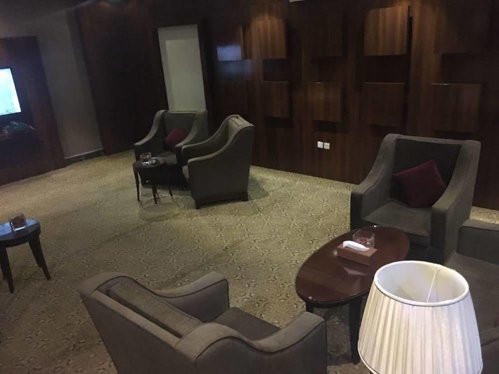 Baron Palace - Almasif Hotel Apartments リヤード エクステリア 写真
